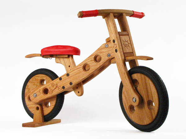Photo d'un vélo d'apprentissage amusant, écologique et durable
